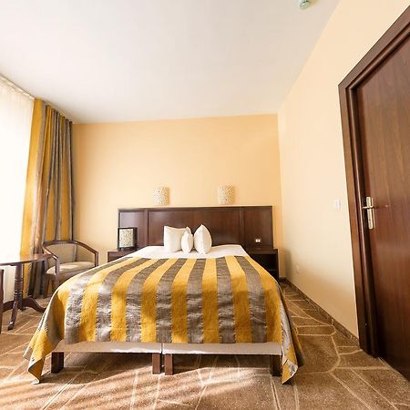 Hotel Parc Alba Iulia Ngoại thất bức ảnh