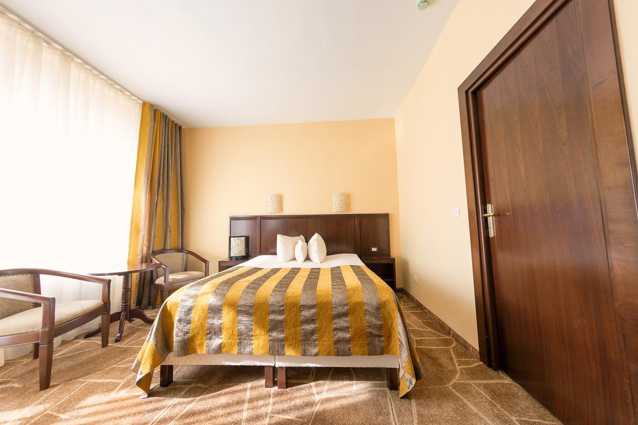 Hotel Parc Alba Iulia Ngoại thất bức ảnh