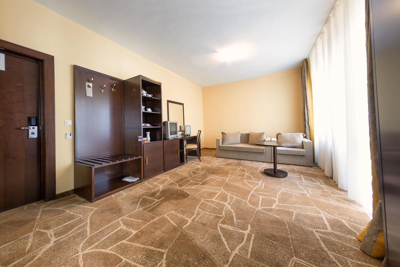 Hotel Parc Alba Iulia Ngoại thất bức ảnh