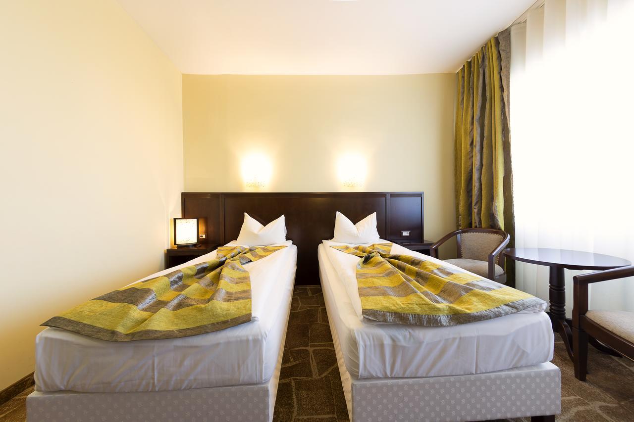 Hotel Parc Alba Iulia Ngoại thất bức ảnh