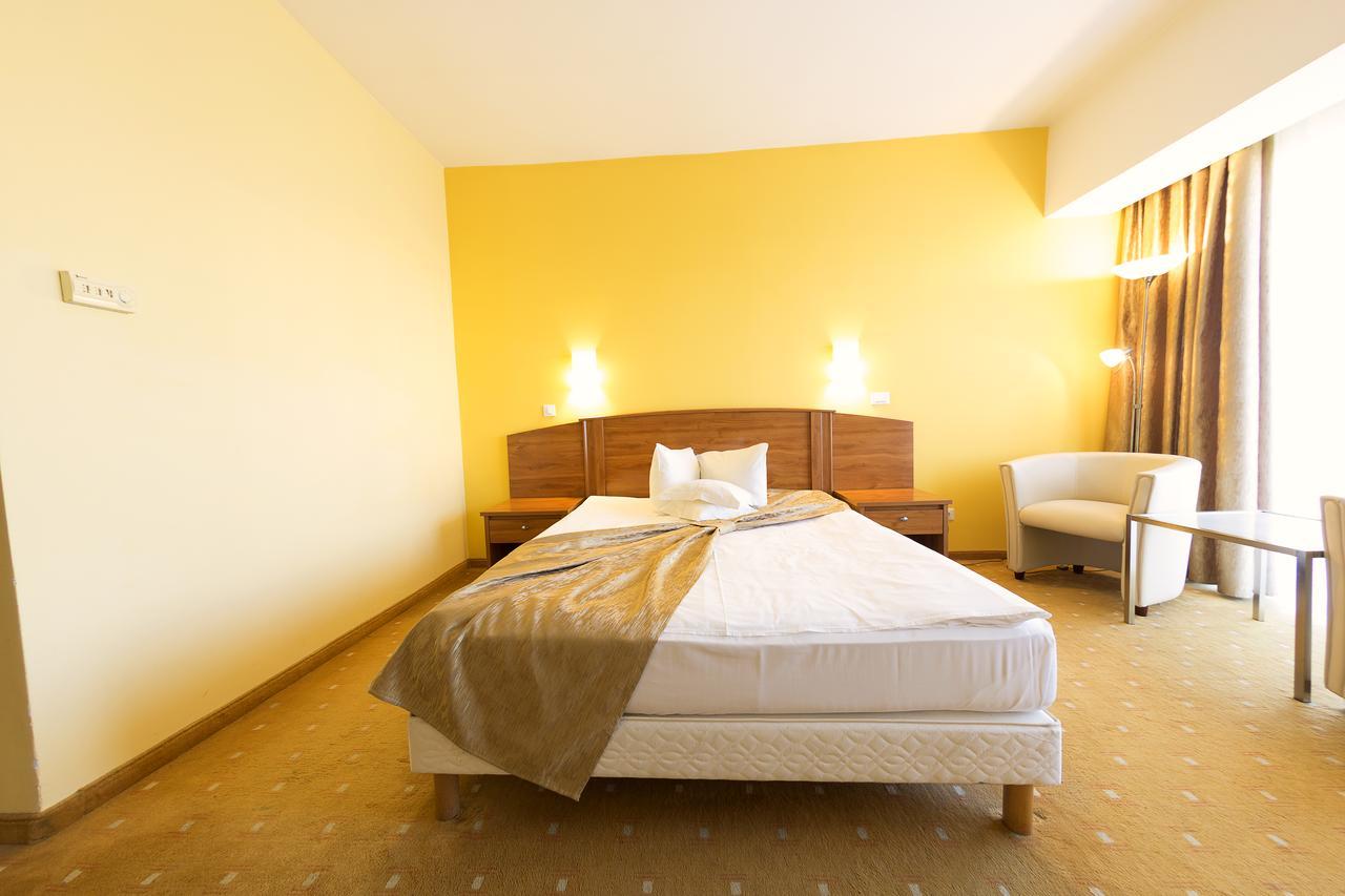 Hotel Parc Alba Iulia Ngoại thất bức ảnh