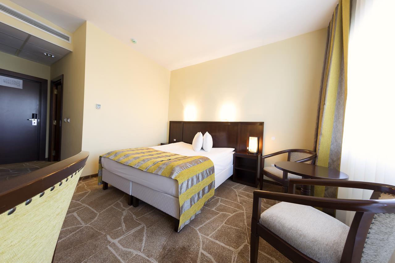 Hotel Parc Alba Iulia Ngoại thất bức ảnh