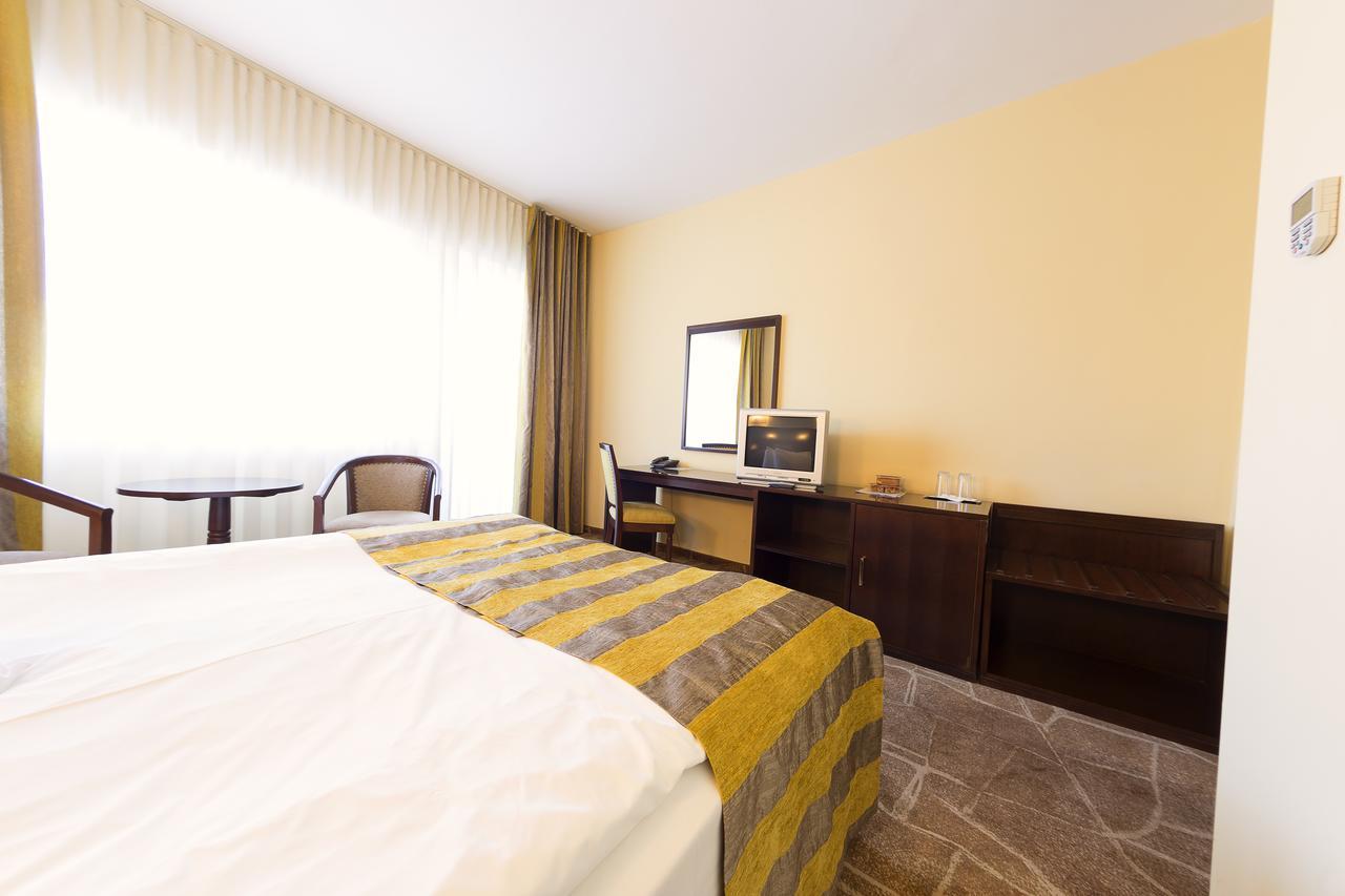 Hotel Parc Alba Iulia Ngoại thất bức ảnh