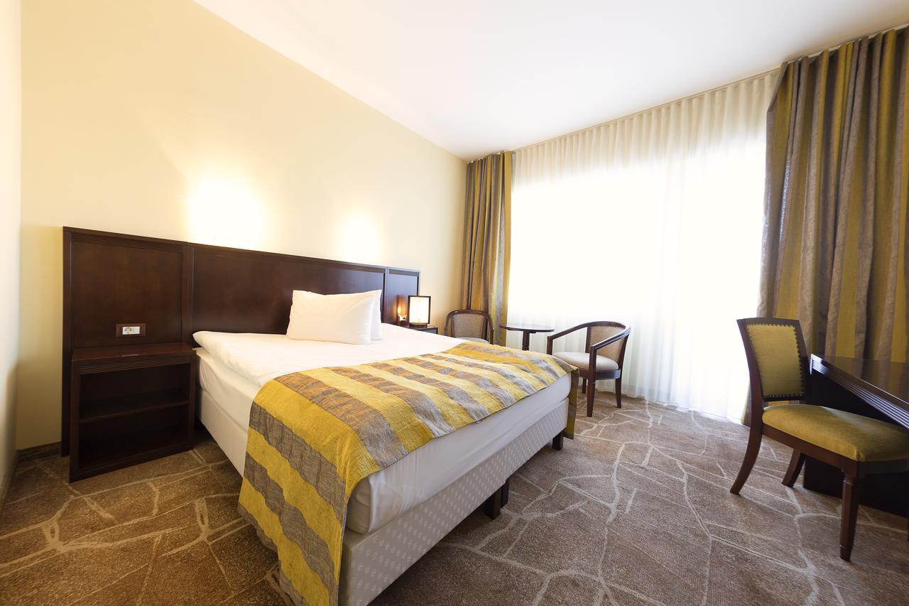 Hotel Parc Alba Iulia Ngoại thất bức ảnh