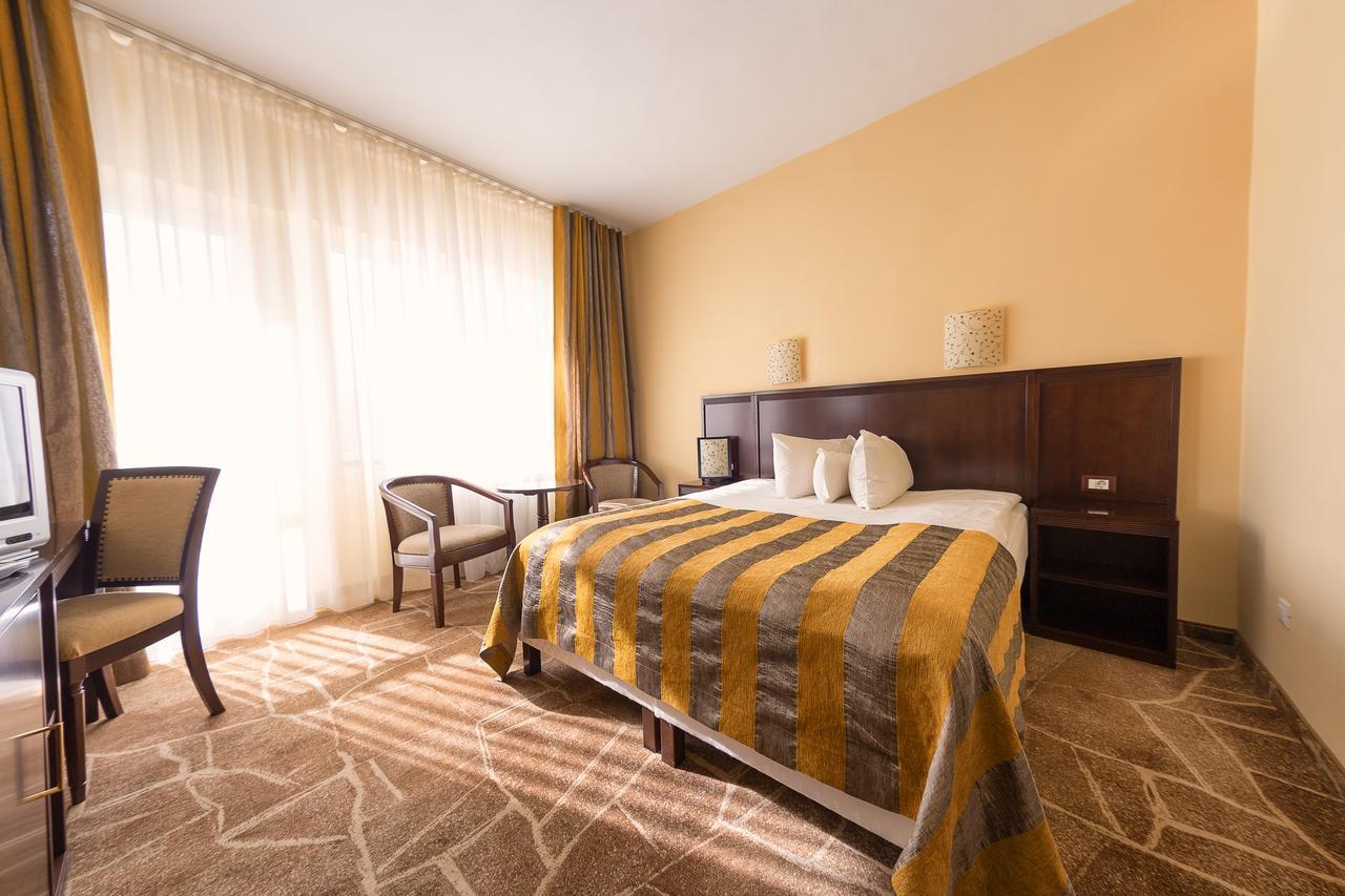 Hotel Parc Alba Iulia Ngoại thất bức ảnh