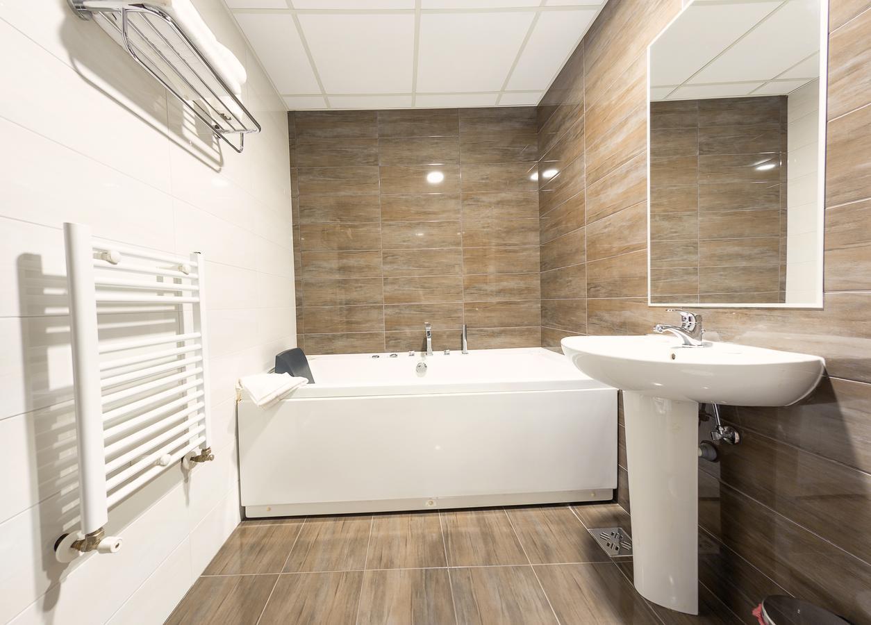 Hotel Parc Alba Iulia Ngoại thất bức ảnh