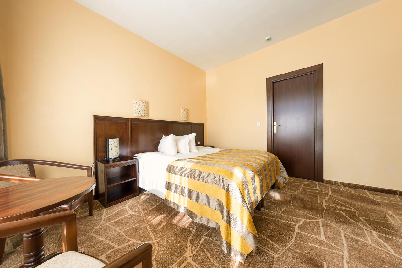 Hotel Parc Alba Iulia Ngoại thất bức ảnh