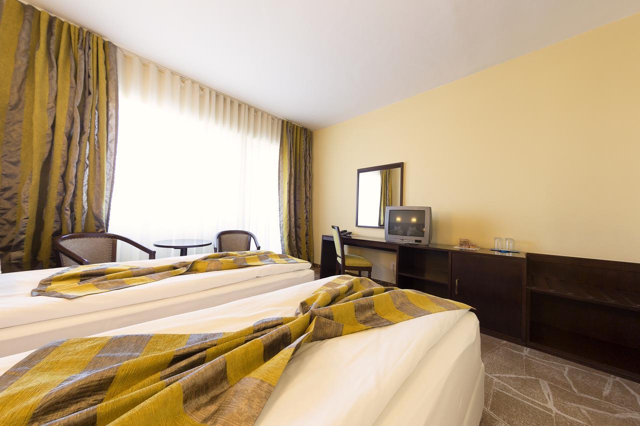 Hotel Parc Alba Iulia Ngoại thất bức ảnh